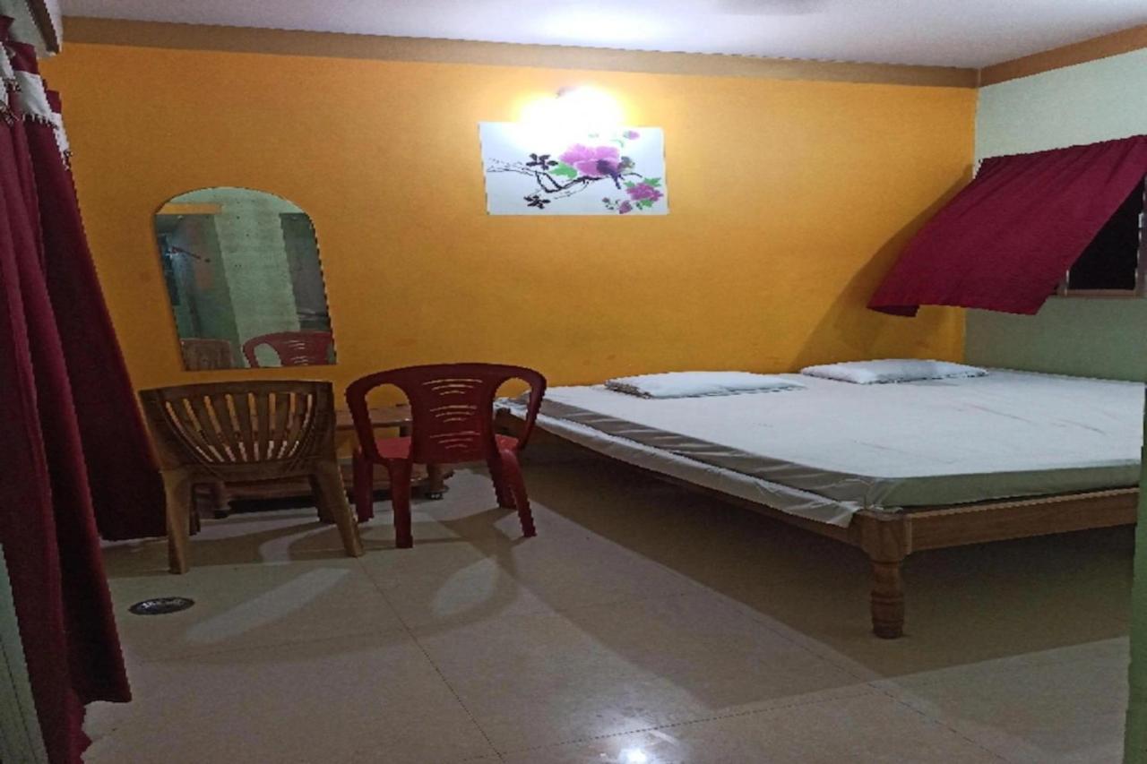Goroomgo Glory Hotel