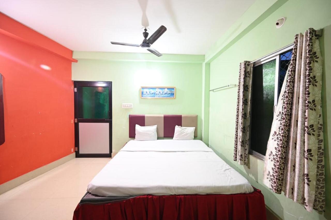 Goroomgo Glory Hotel